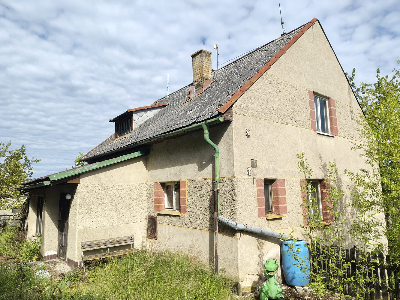 Prodej domu 220 m² s pozemkem 1 940 m² – pohled 2