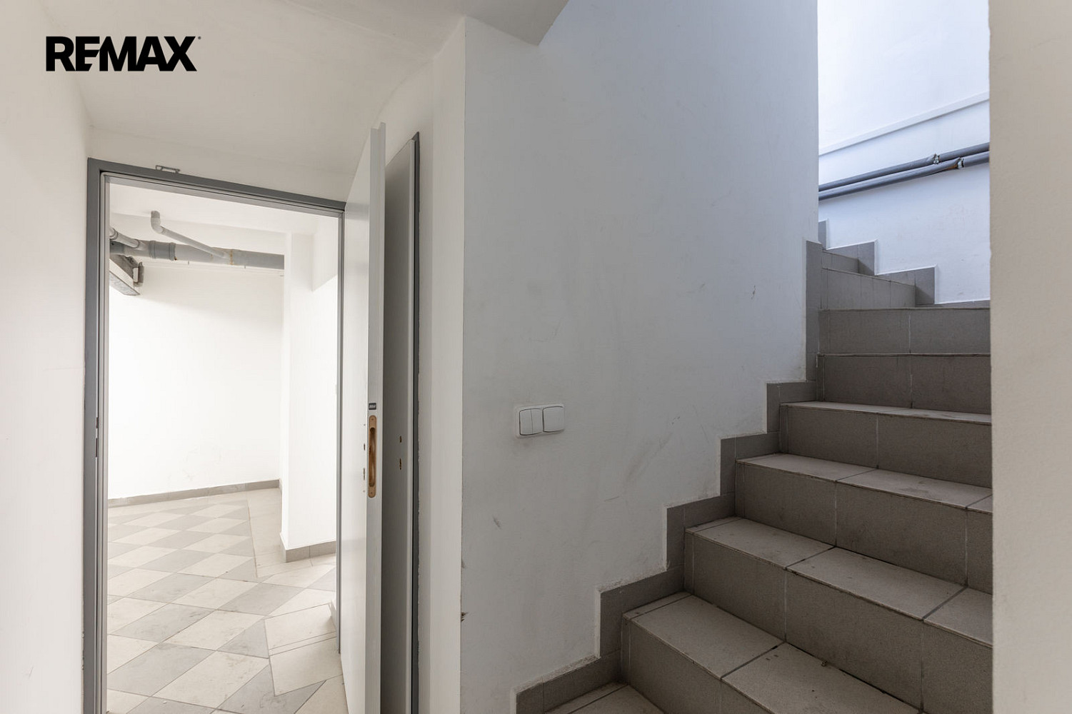 Pronájem komerčního objektu (jiného typu) 70 m² – fotografie 5