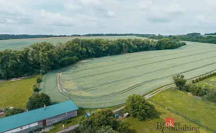 Prodej stavebního pozemku 2 208 m², Nesuchyně, okres Rakovník