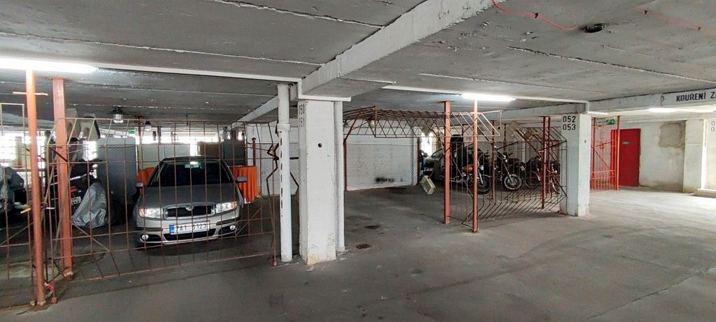 Prodej garážového stání 18 m², Praha - Střížkov, Praha