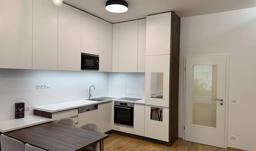 Pronájem bytu 1+kk 39 m², Praha – náhled fotky 2
