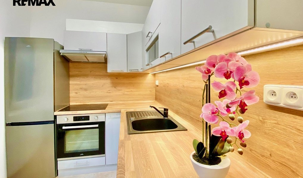 Pronájem bytu 1+1 33 m², Náchod – fotka 1 z 17