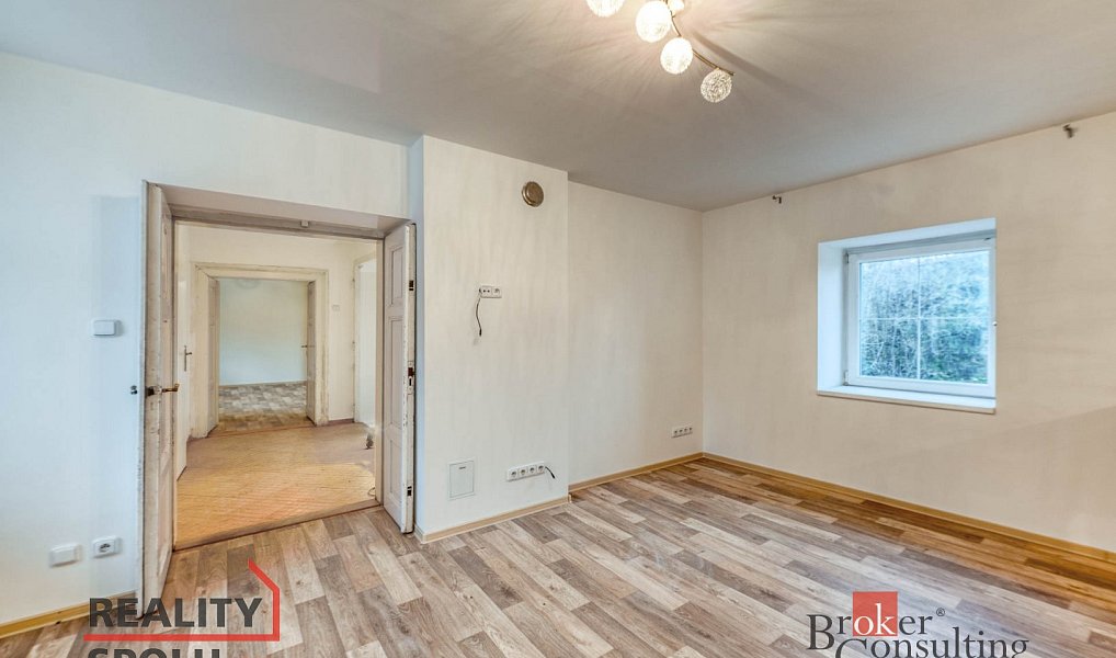 Prodej domu 579 m² s pozemkem 1 059 m², Středokluky – náhled fotky 21