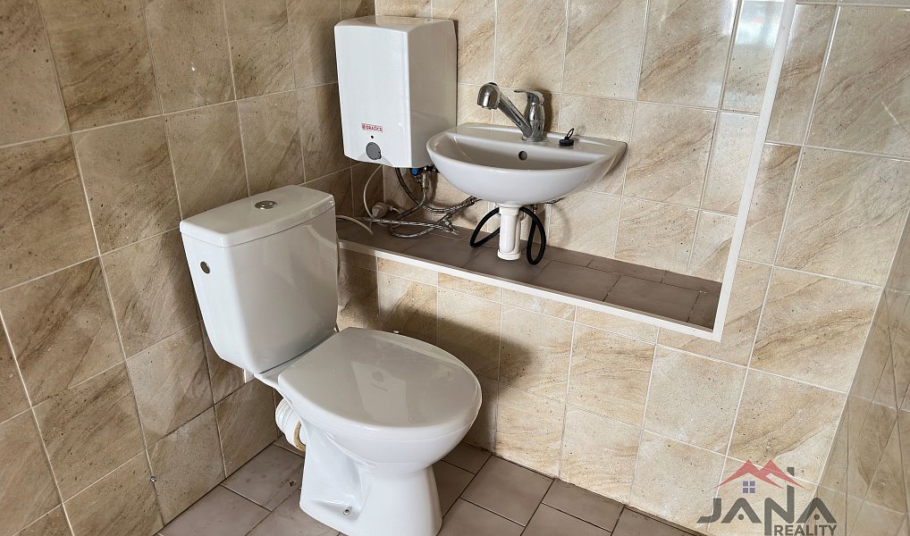 Pronájem obchodních prostor 22 m², Turnov – náhled fotky 7