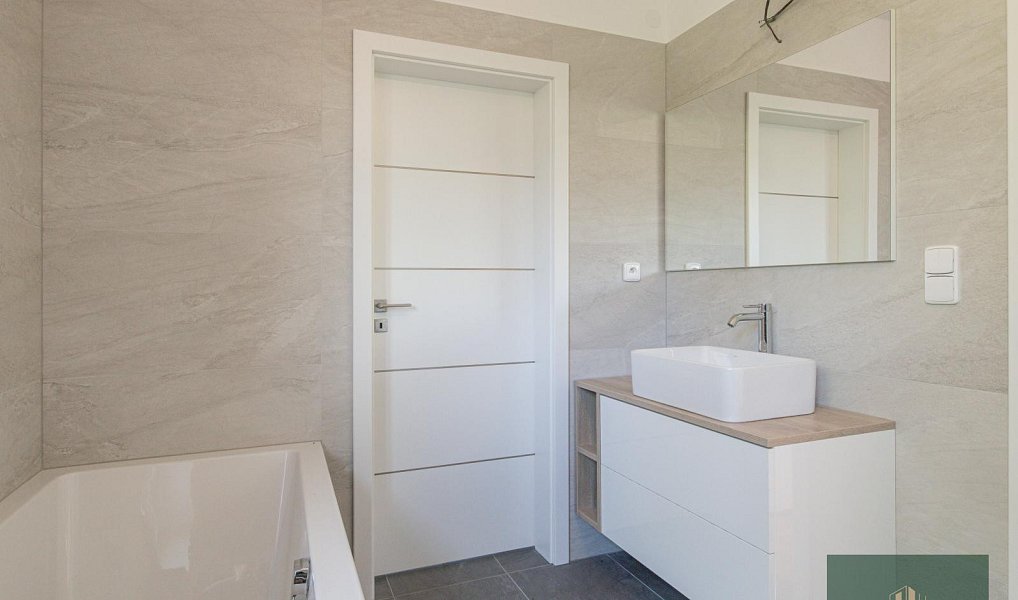Prodej domu 240 m² s pozemkem 1 011 m², Rokycany – náhled fotky 16