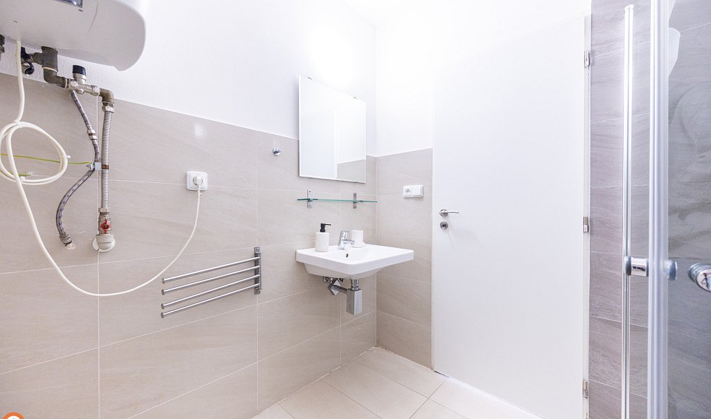 Prodej komerčního objektu (jiného typu) 30 m², Staré Město – náhled fotky 7