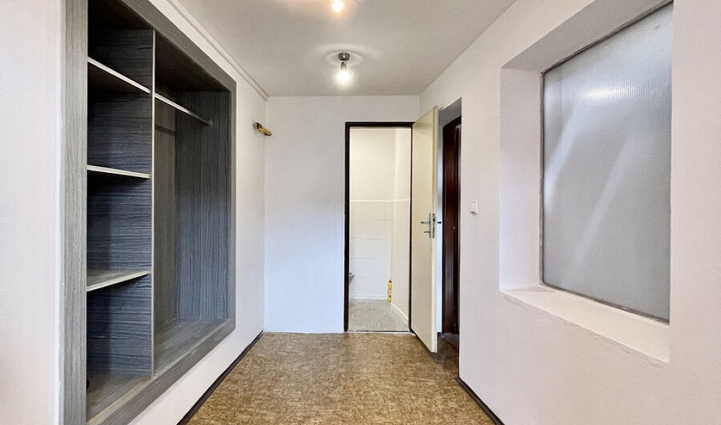 Pronájem obchodních prostor 25 m², Železný Brod – fotka 1 z 15