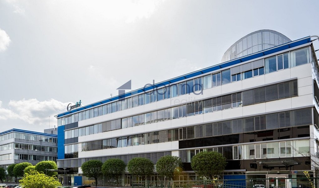 Pronájem kanceláře 327 m², Praha – fotka 1 z 6