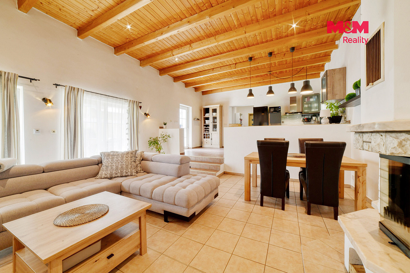 Prodej domu 238 m² s pozemkem 564 m² — photo 2