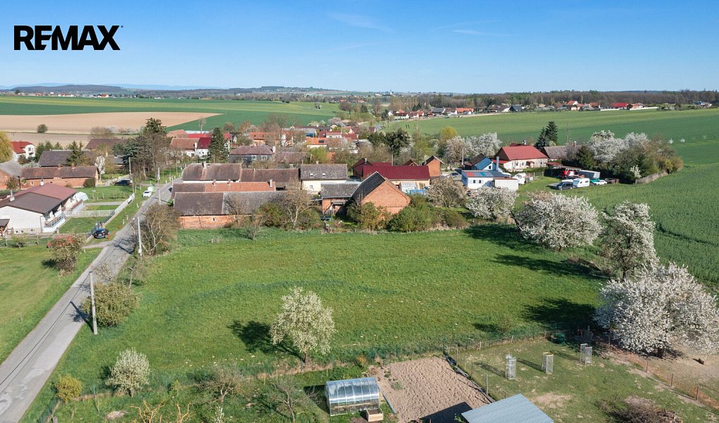 Prodej stavebního pozemku 863 m², Mžany – náhled fotky 7