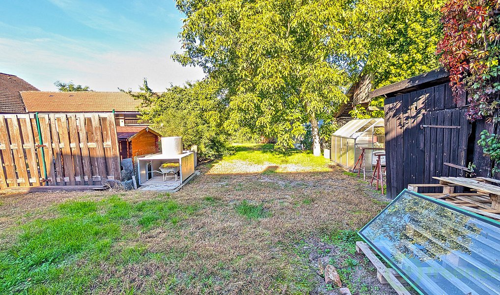 Prodej domu 216 m² s pozemkem 2 040 m², Dobřenice – náhled fotky 32