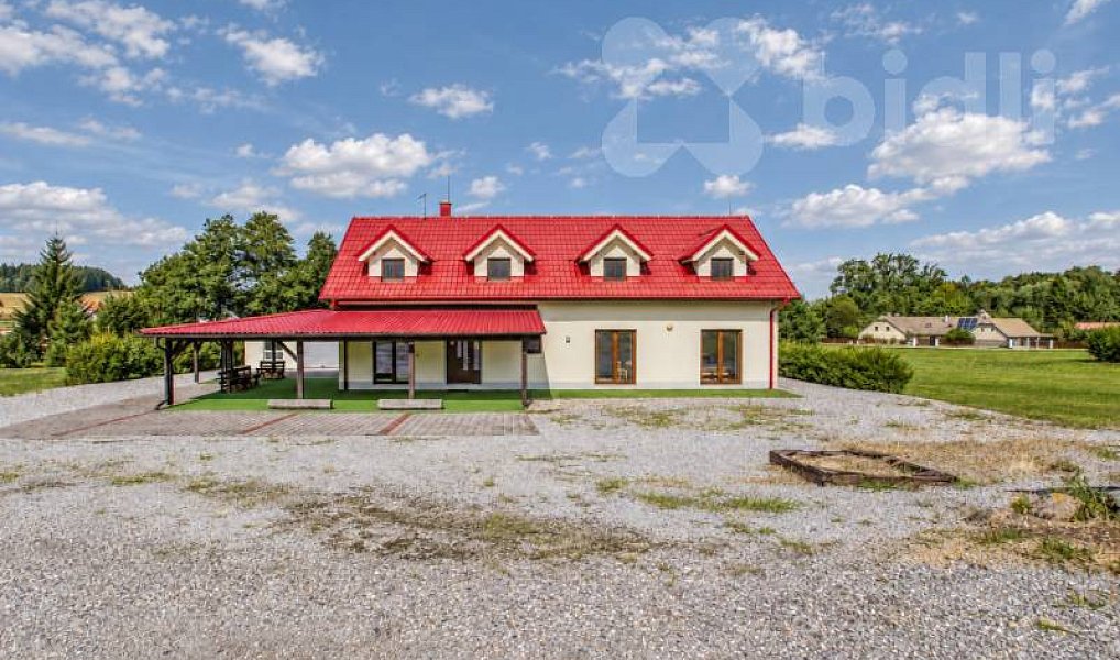 Prodej domu 230 m² s pozemkem 4 000 m², Horní Stropnice – náhled fotky 4