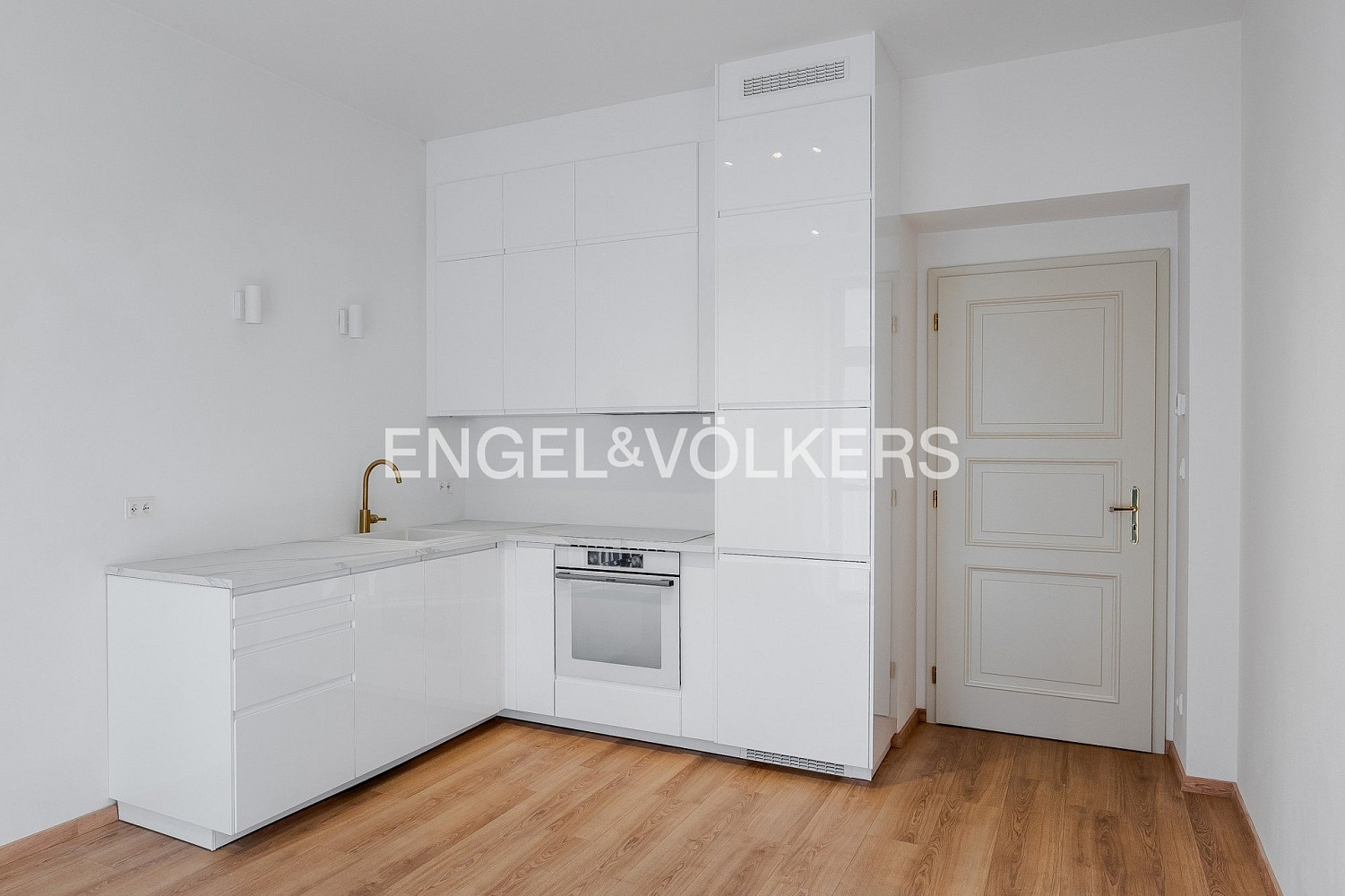 Pronájem bytu 2+kk 45 m² — photo 2