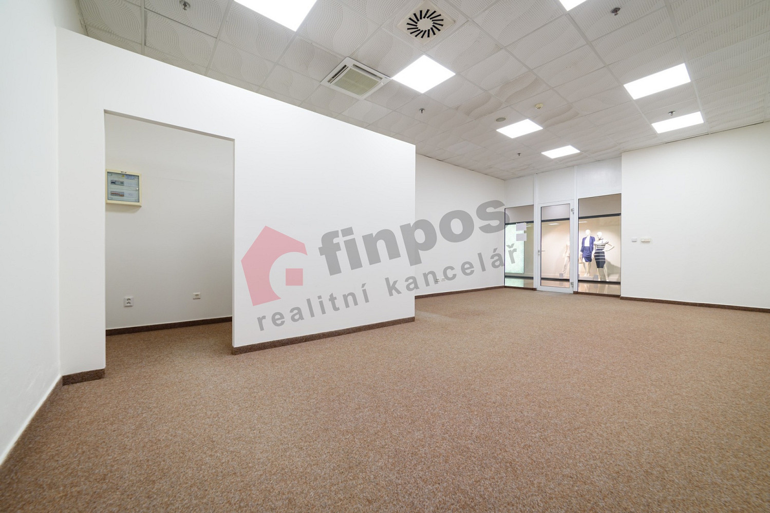 Pronájem obchodních prostor 44 m² – fotografie 2