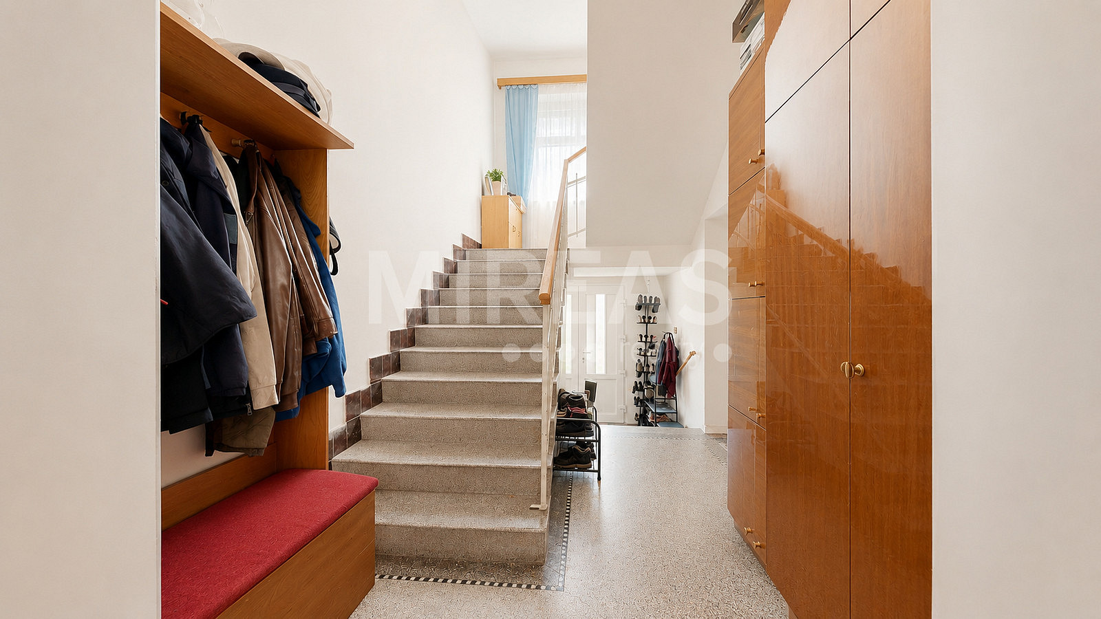 Prodej domu 235 m² s pozemkem 815 m² — photo 4