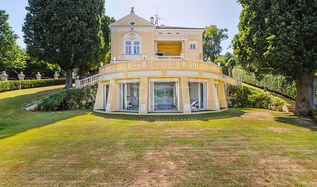 Prodej domu 609 m² s pozemkem 6 235 m², Senohraby – náhled fotky 2