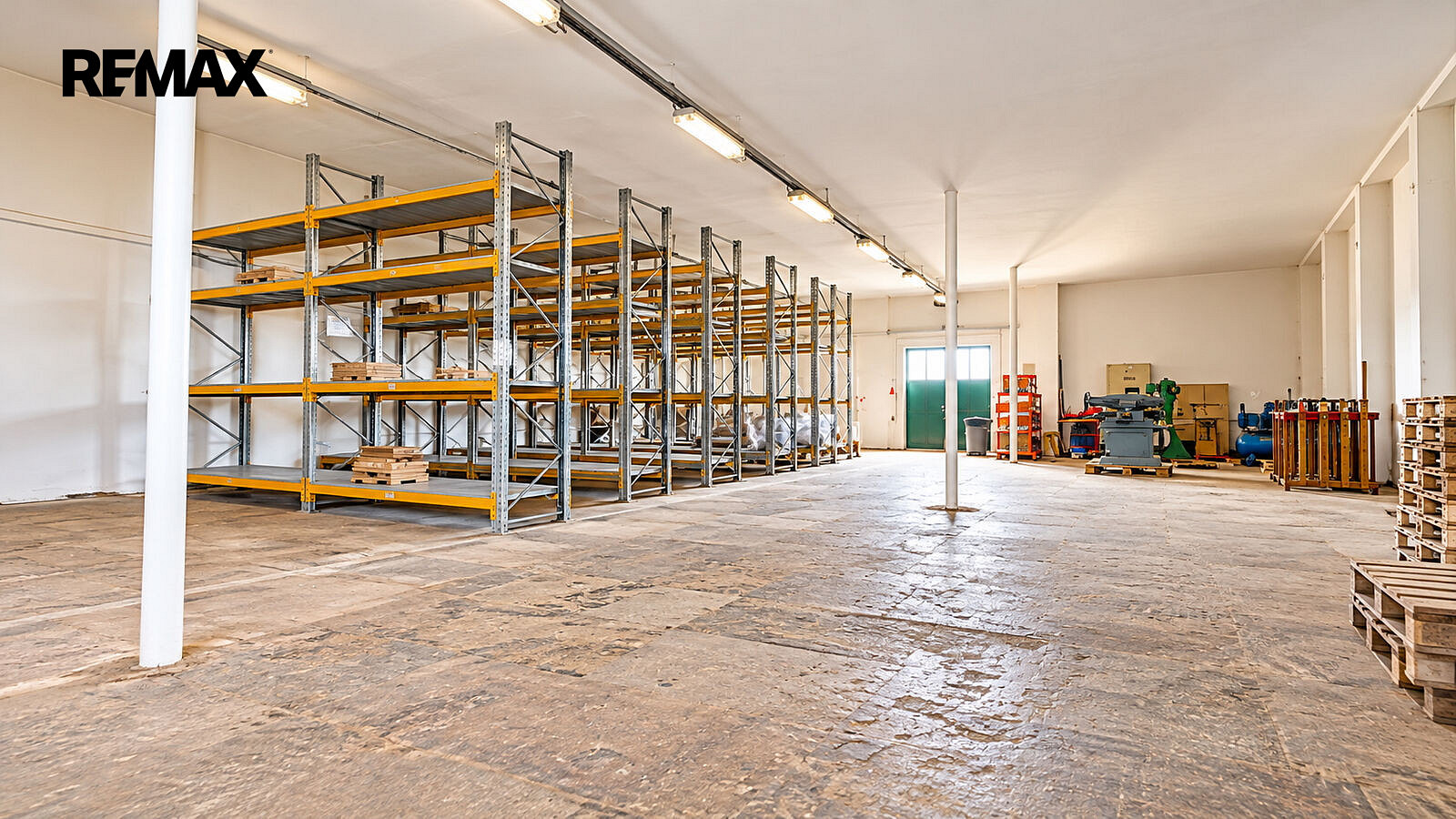 Pronájem skladovacích prostor 500 m²