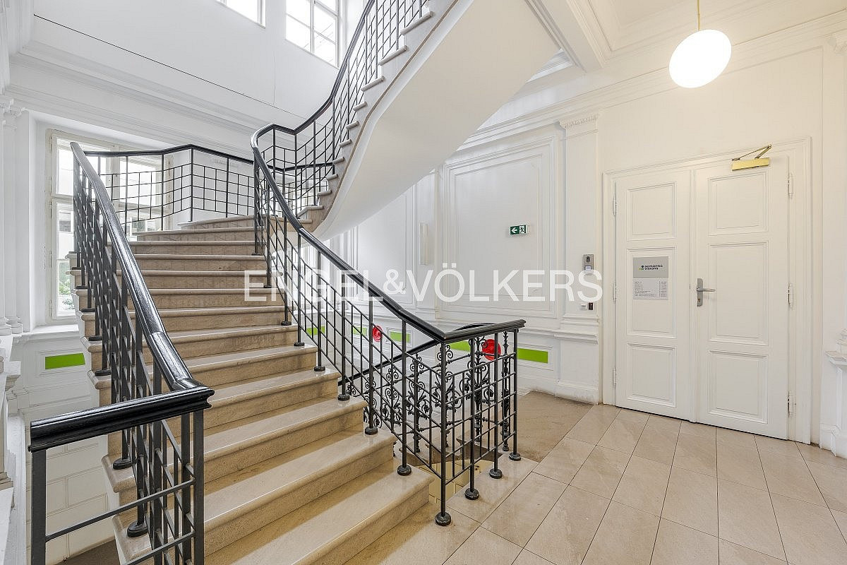 Pronájem kanceláře 300 m² – fotografie 5