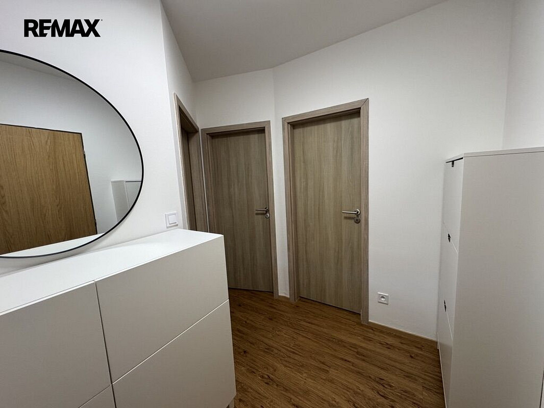 Pronájem bytu 1+kk 36 m² – fotografie 5