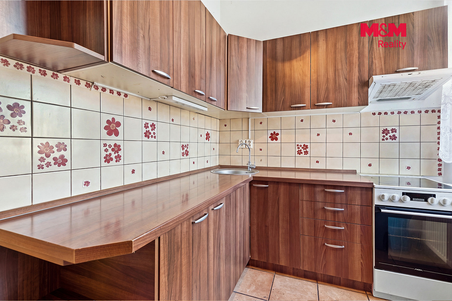 Prodej nájemního domu, činžáku 597 m² – fotografie 2