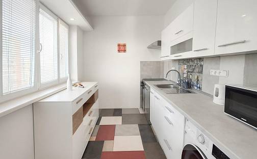 Prodej bytu 3+1 66 m², Bulharská, Ostrava - Poruba