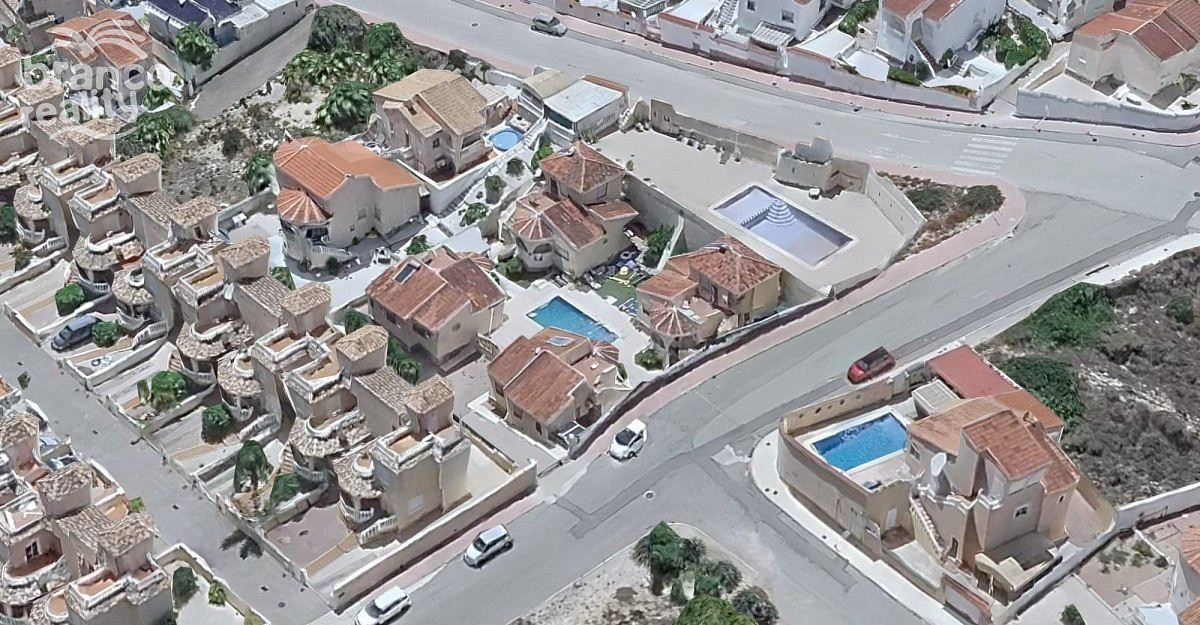 Prodej domu 317 m² s pozemkem 846 m² - Vista 2