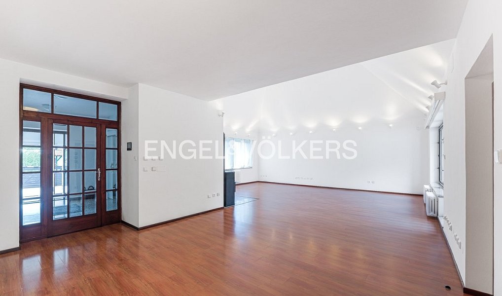 Pronájem domu 417 m² s pozemkem 1 000 m², Praha – náhled fotky 5