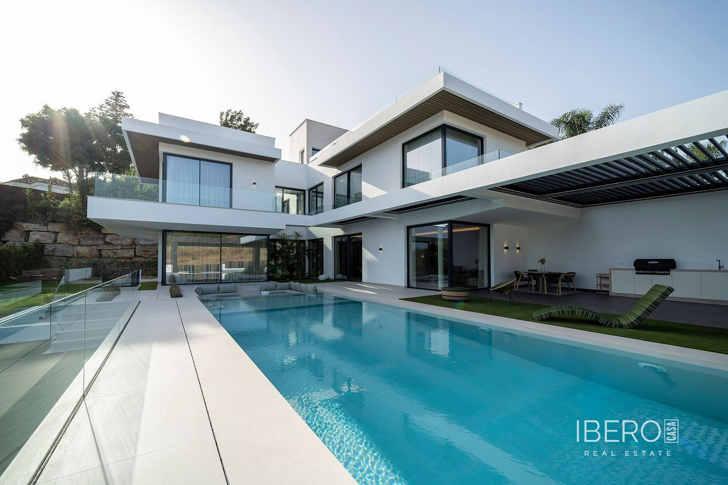 Prodej domu 1 182 m² s pozemkem 1 283 m²
