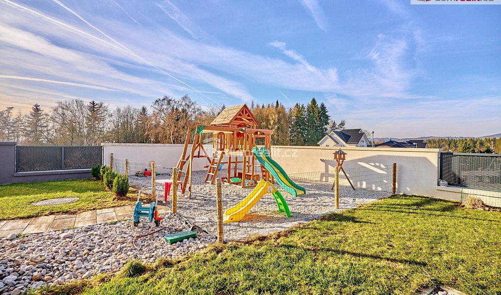 Prodej domu 136 m² s pozemkem 857 m², Nová Role – náhled fotky 28
