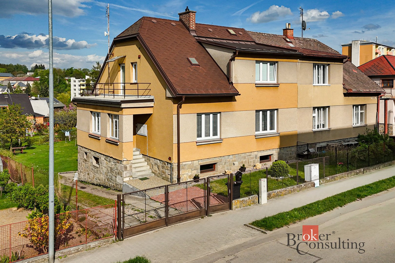 Pronájem domu 230 m² s pozemkem 448 m²