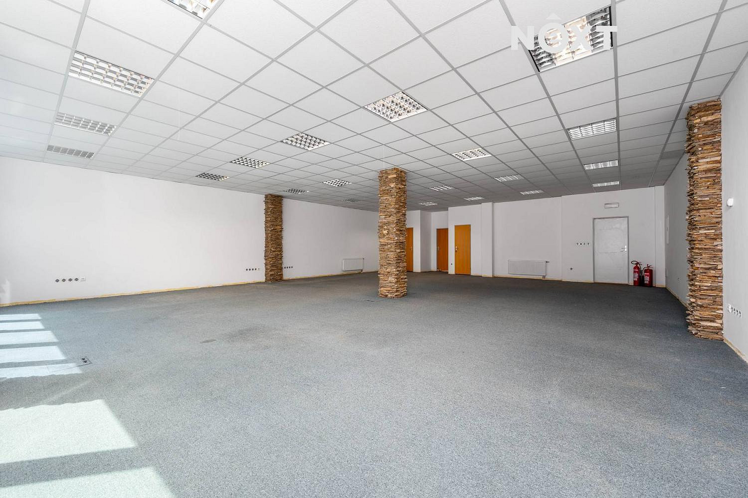 Prodej kanceláře 137 m² – pohled 2