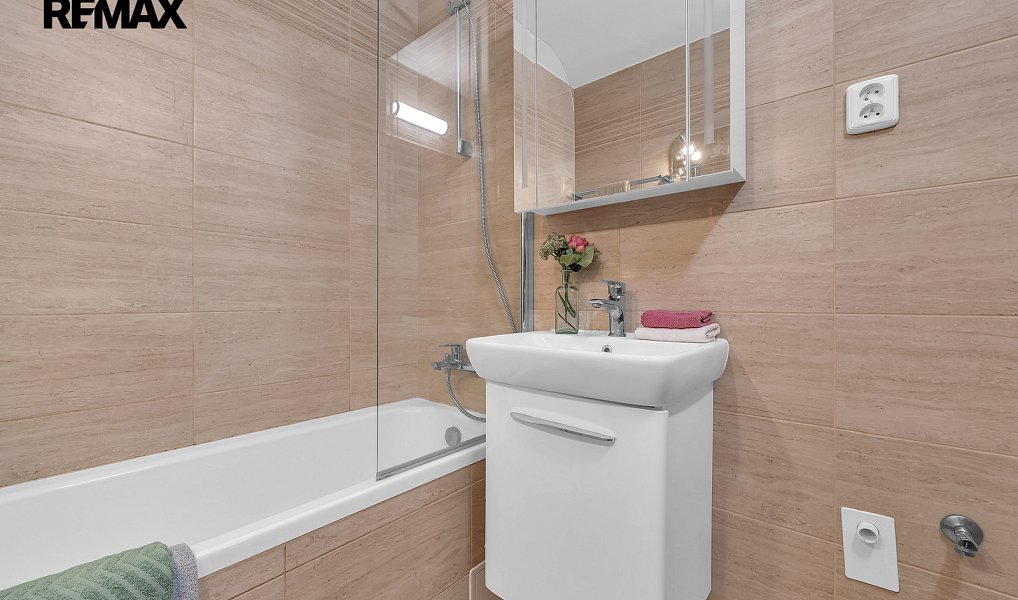 Prodej bytu 3+1 74 m², Praha – náhled fotky 22