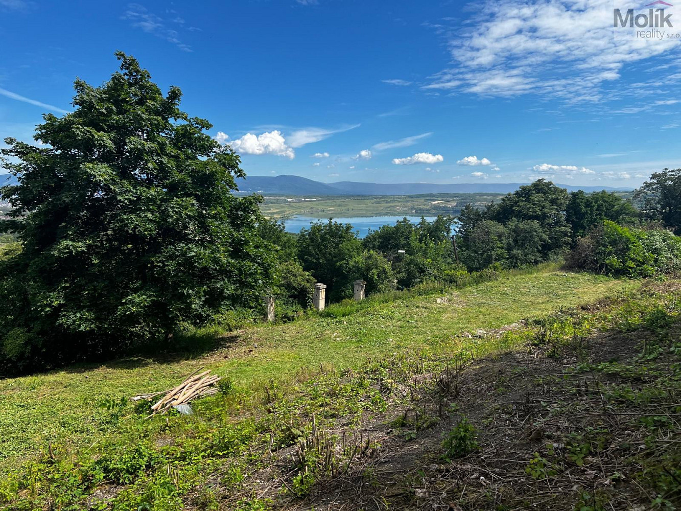 Prodej stavebního pozemku 1 463 m² – fotografie 2