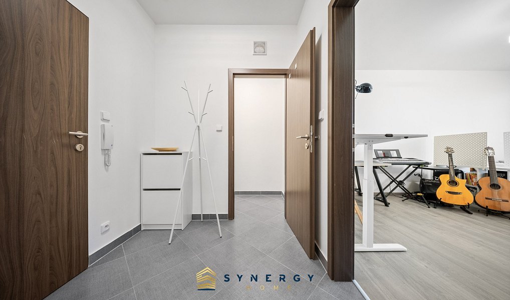 Prodej bytu 1+kk 38 m², Praha – náhled fotky 9