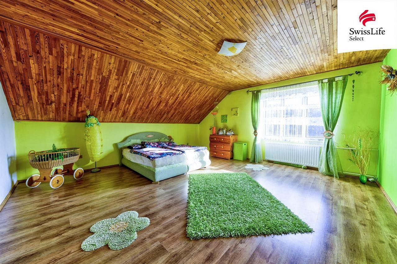 Prodej domu 338 m² s pozemkem 1 390 m²