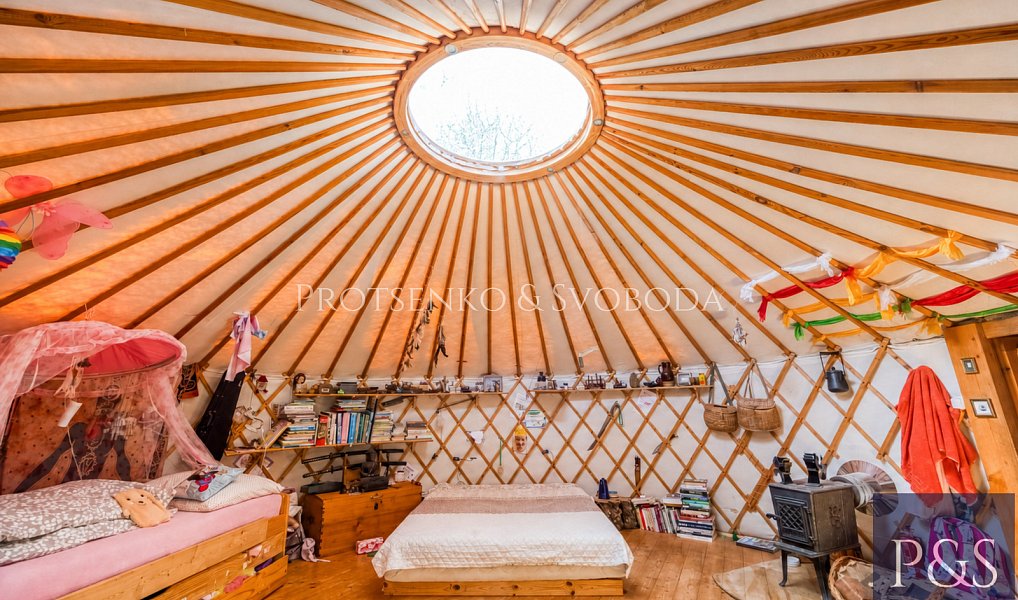 Prodej ubytovacího objektu 300 m², Lhenice – náhled fotky 12