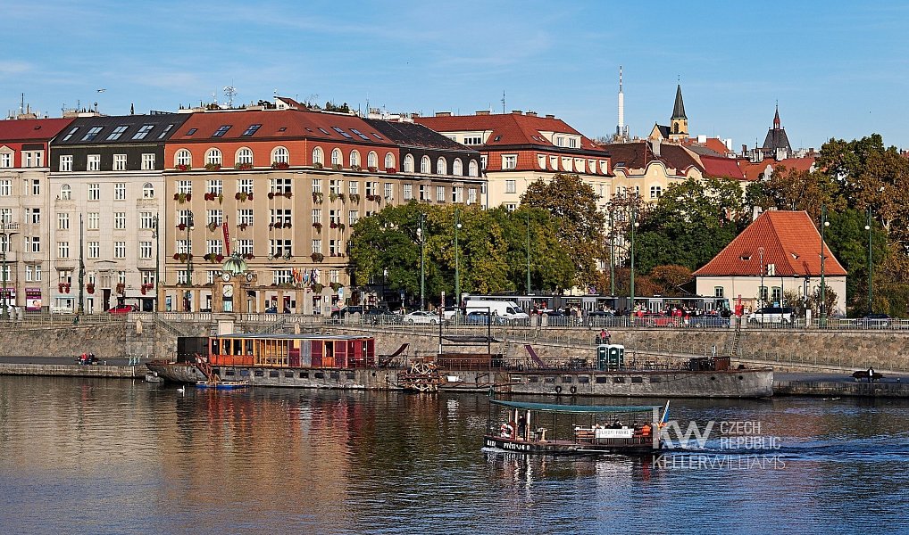 Pronájem bytu 4+1 150 m², Praha – náhled fotky 12