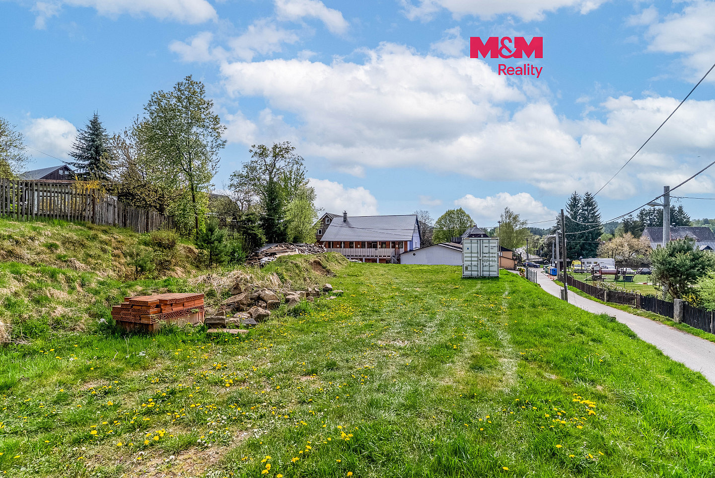 Prodej stavebního pozemku 1 176 m²
