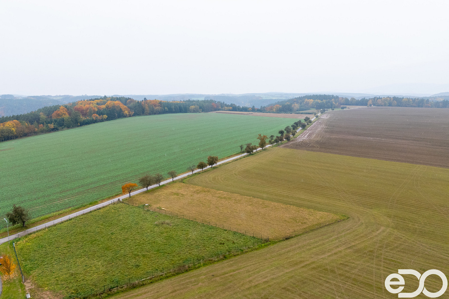Prodej stavebního pozemku 3 080 m² – pohled 3