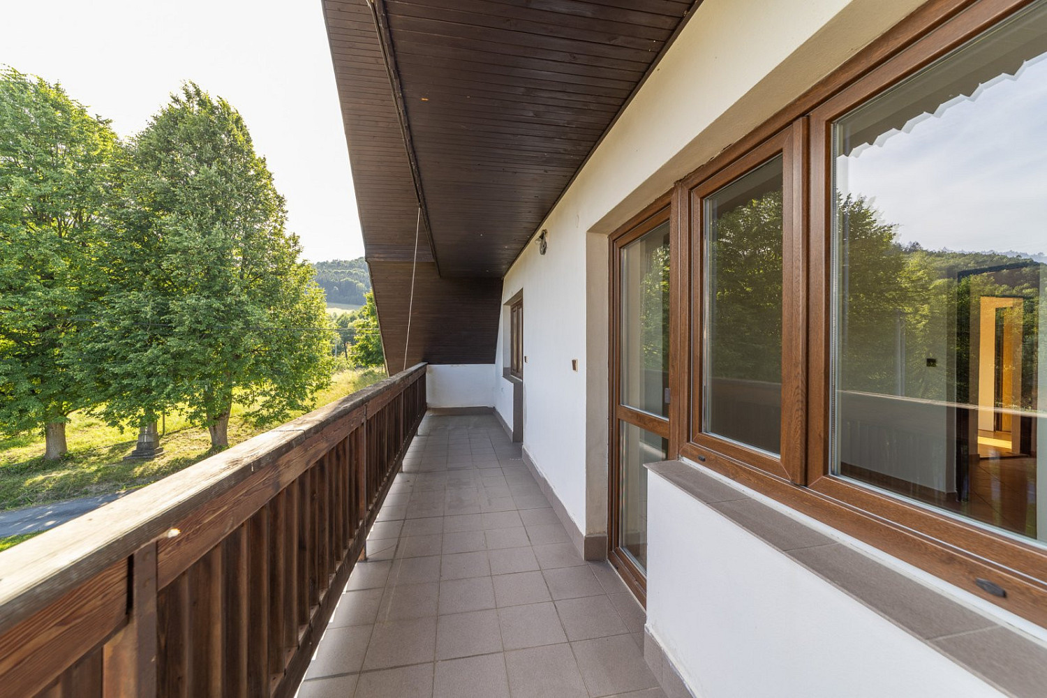 Prodej domu 333 m² s pozemkem 1 095 m² – pohled 3