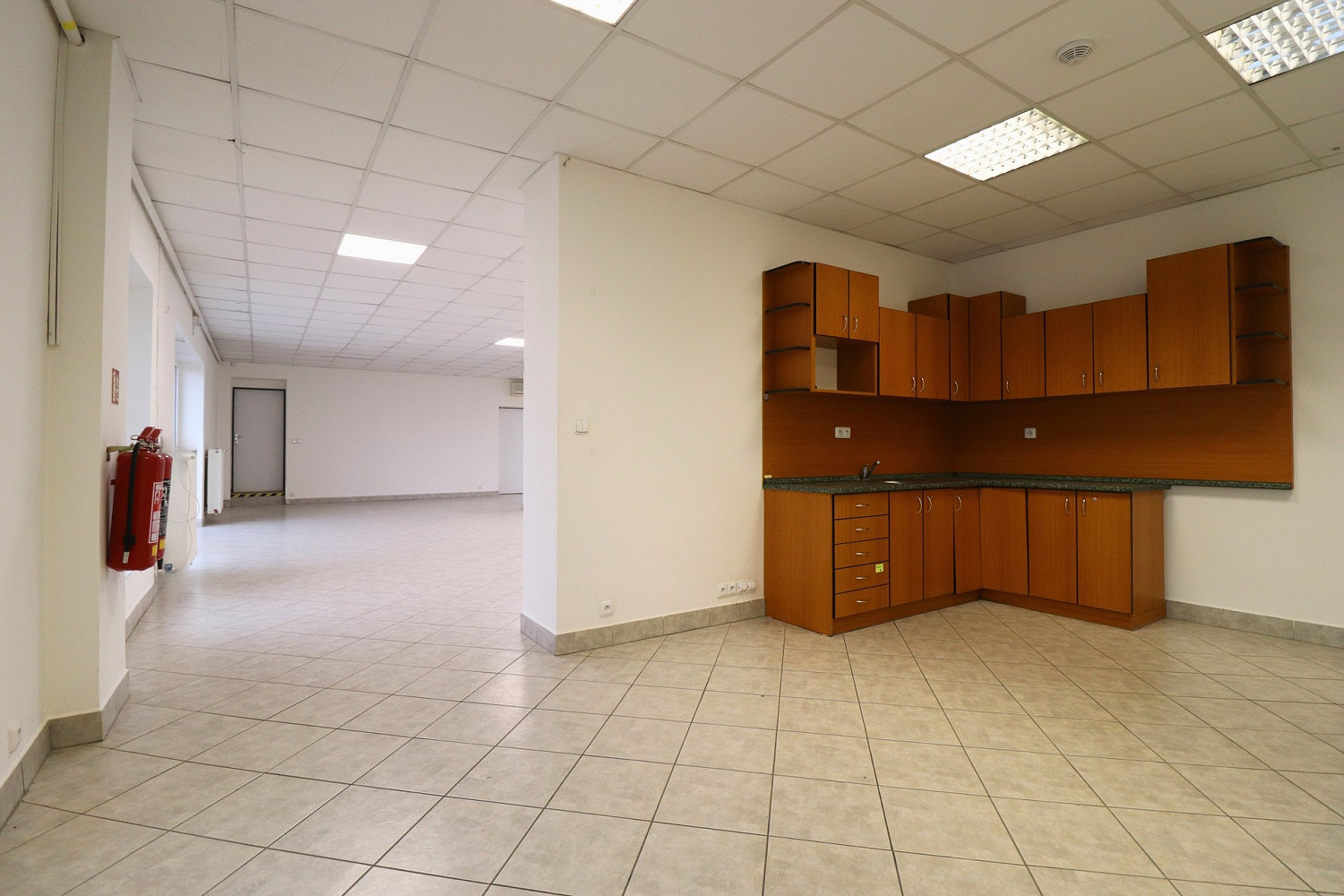 Pronájem obchodních prostor 158 m² – pohled 5