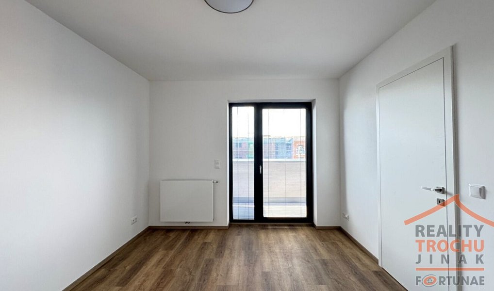 Pronájem bytu 2+kk 44 m², Hradec Králové – náhled fotky 7