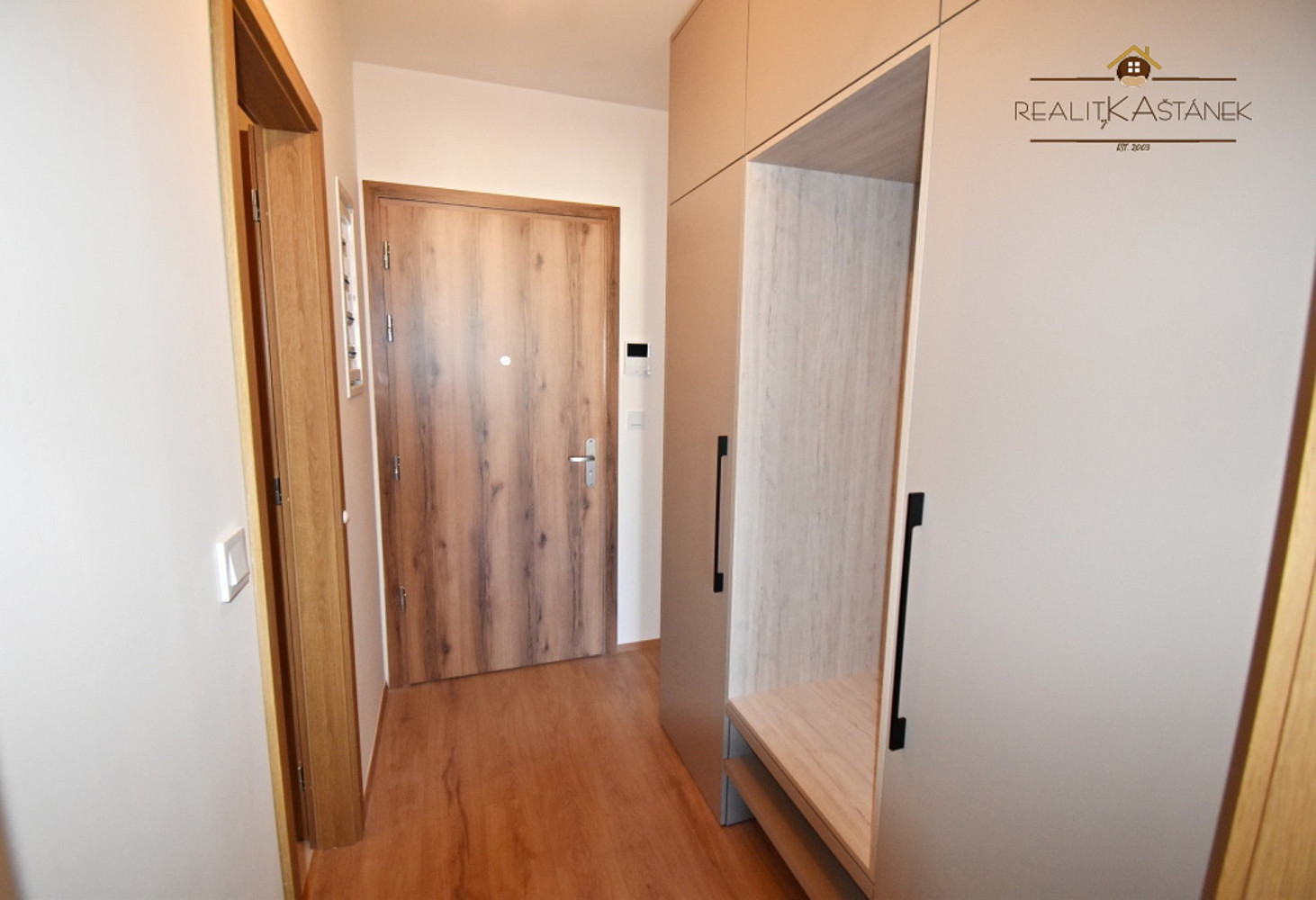 Pronájem bytu 1+1 39 m² - Więcej