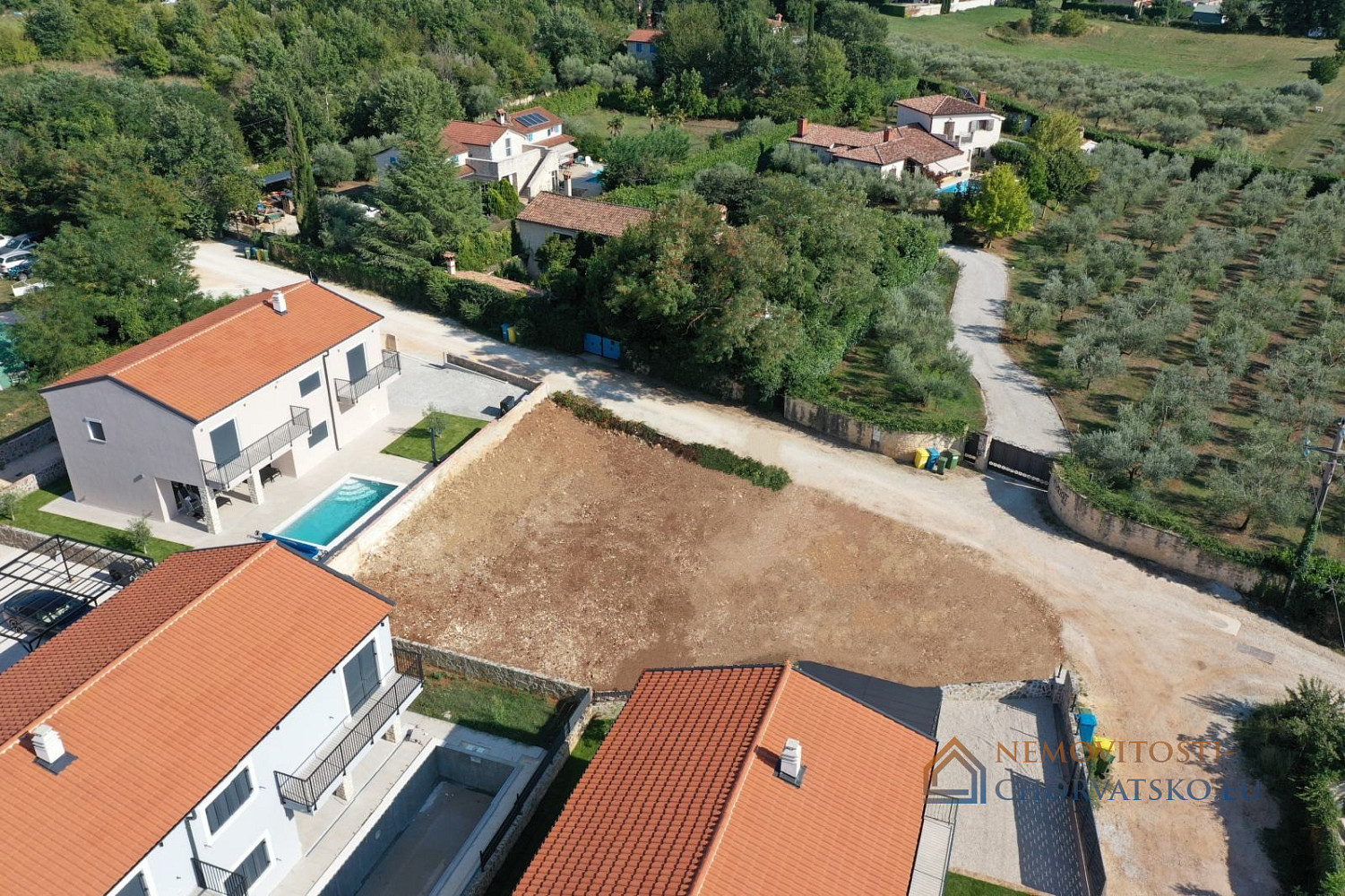 Prodej stavebního pozemku 530 m² – pohled 5