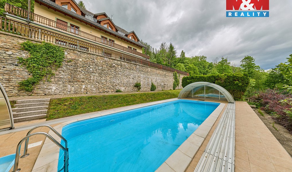 Prodej ubytovacího objektu 1 000 m², Vrchlabí – náhled fotky 2