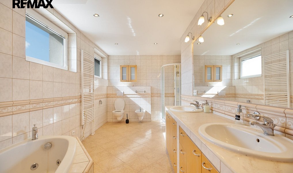 Prodej domu 240 m² s pozemkem 297 m², Hlučín – náhled fotky 4