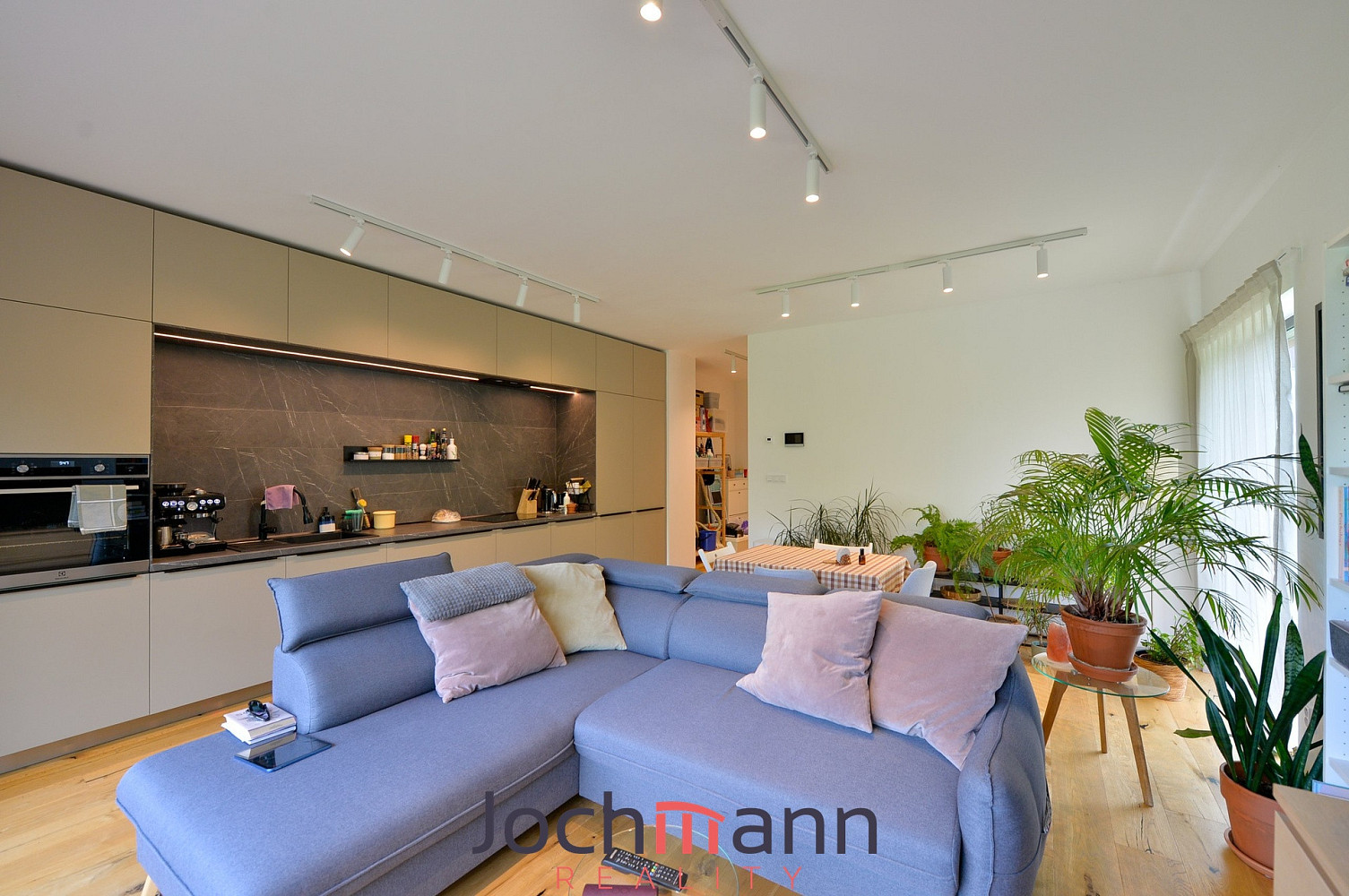 Pronájem bytu 3+kk 78 m² – fotografie 2