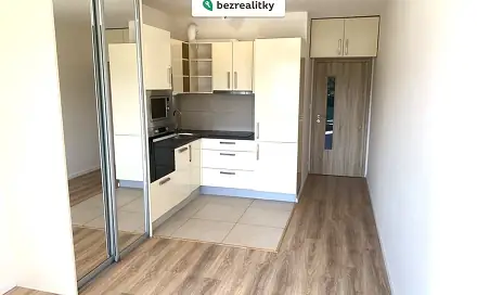 Prodej bytu 1+kk 30 m², Zakšínská, Praha 9 - Střížkov
