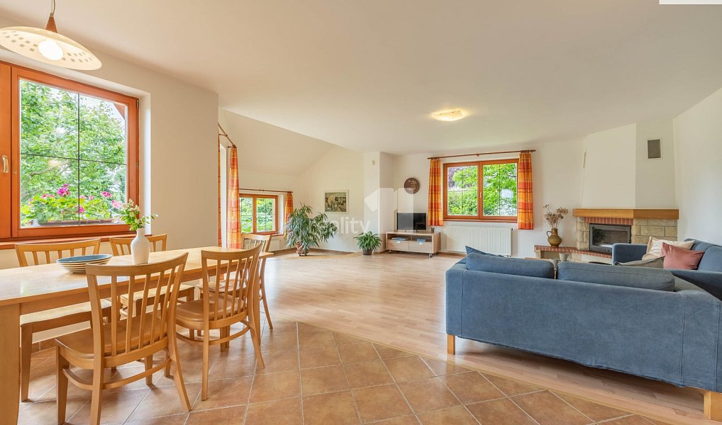 Prodej domu 200 m² s pozemkem 1 008 m², Kamenice – náhled fotky 29