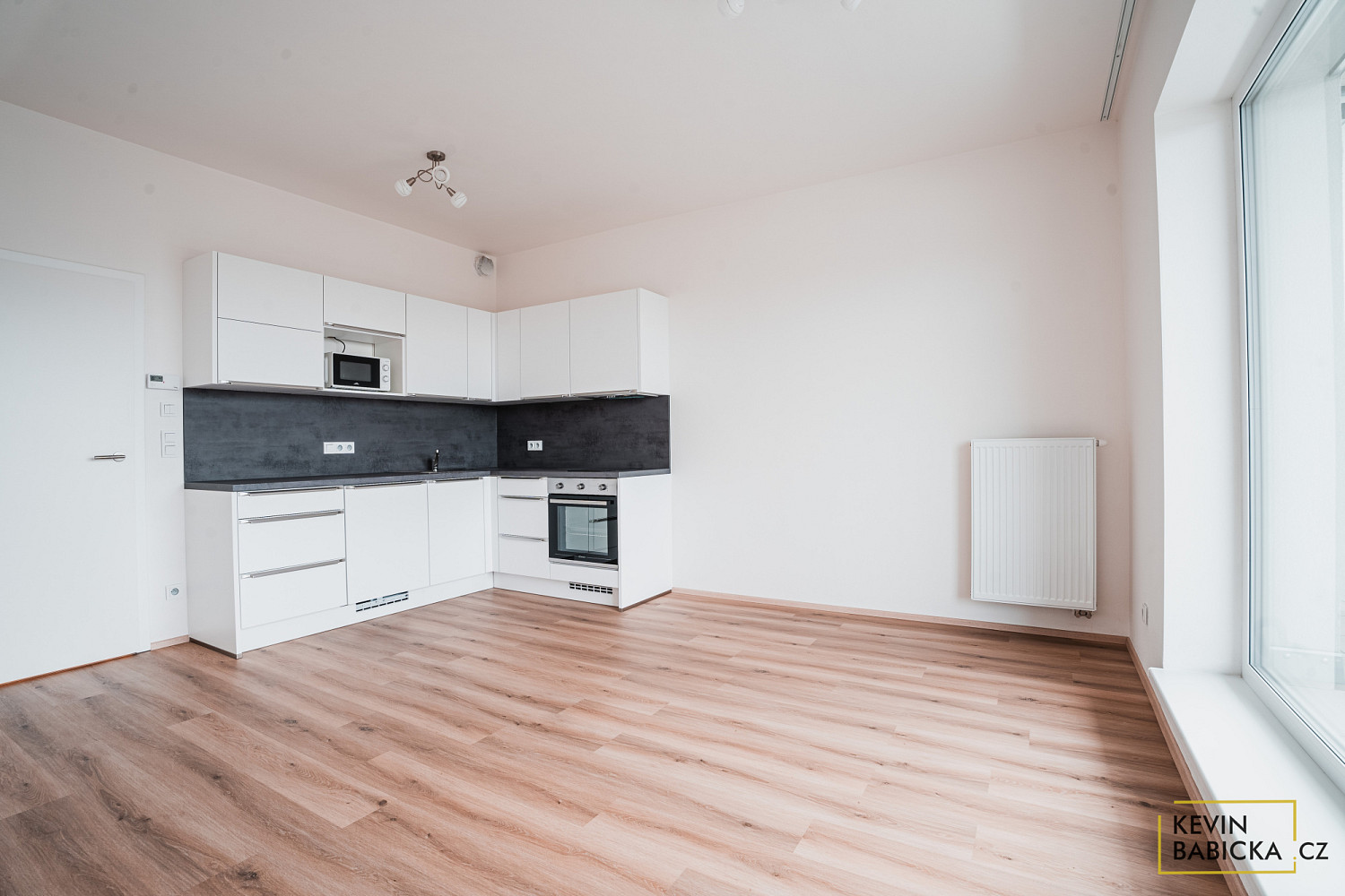 Pronájem bytu 1+kk 30 m² – fotografie 2